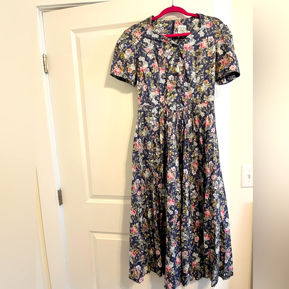 VINTAGE ALERT: Laura Ashley size 10 floral dress (like brand new)